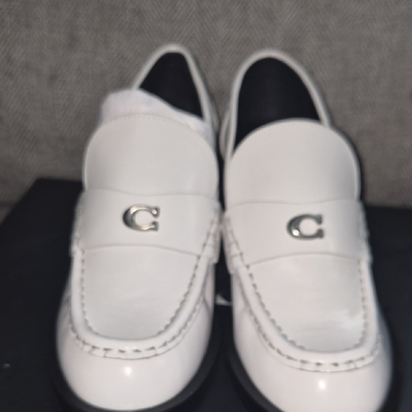 Coach White Leather Block Heel Loafers with Black Heel Womens Sz7. Narrow - Picture 7 of 9